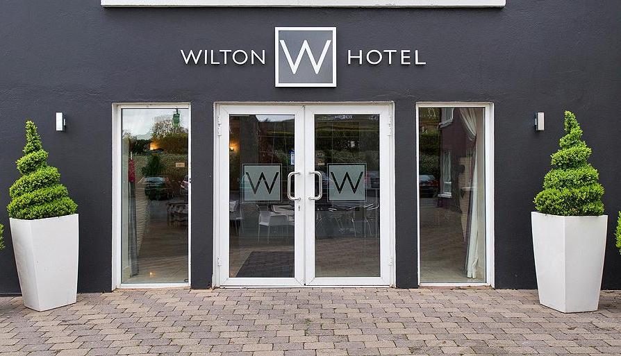 Wilton Hotel ブレイ エクステリア 写真